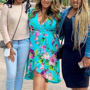 New York & Company XL Women’s Blue Floral Wrap Dress with pockets